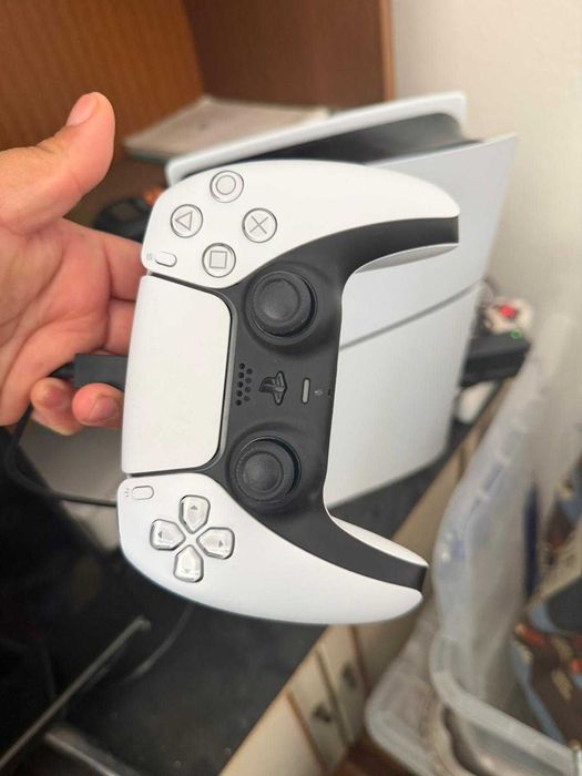 PlayStation 5, pouco usada

350 €