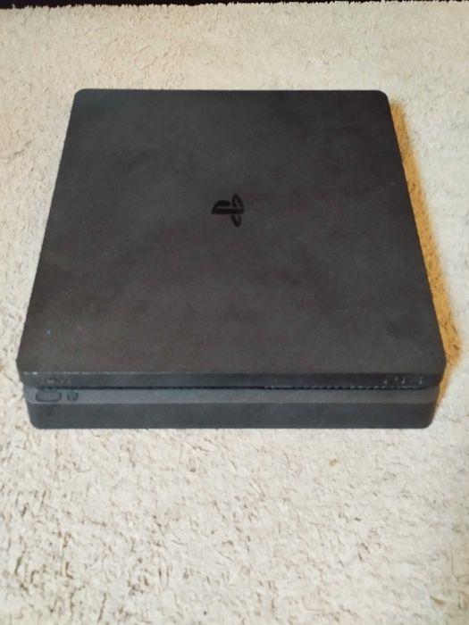 Playstation 4 PS4 Slim com SDD, 2 comandos, base e jogos