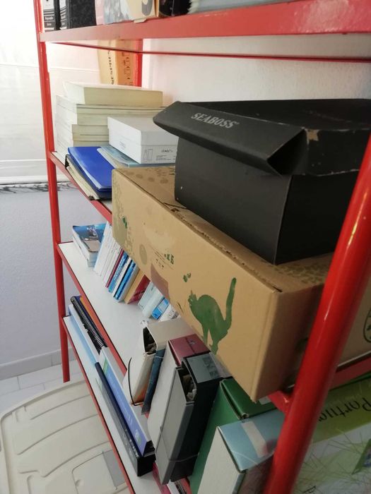 Mobília de quarto, artesanal, em ferro