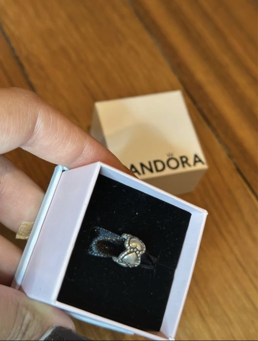Conta pandora coracões