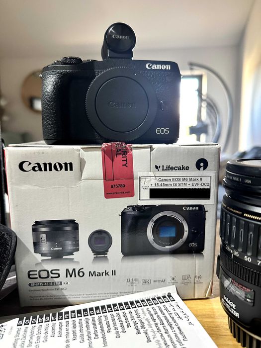 Canon EOS M6 Mark II + lentes Canon + multiplos acessorios na caixa