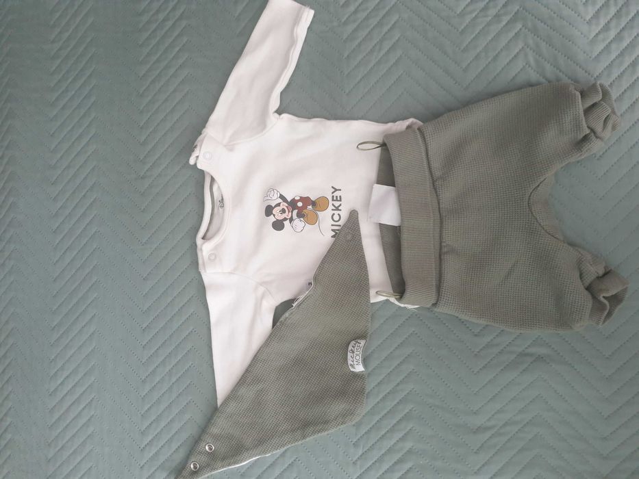 Komplet c&a 56 myszka mickey body spodnie