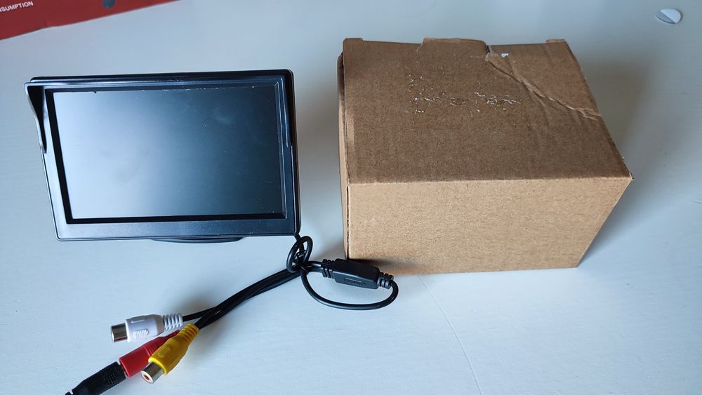 5" TFT Screen with RCA Color Inputs64737819345666121