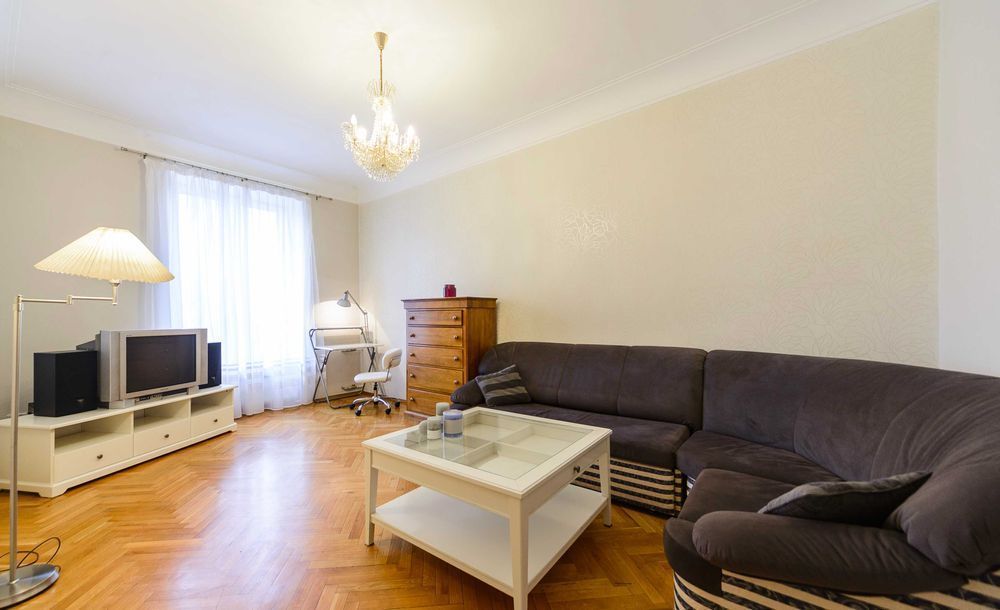 2к Центр Метро Олімпійська Ділова Димитрова простора квартира подобово