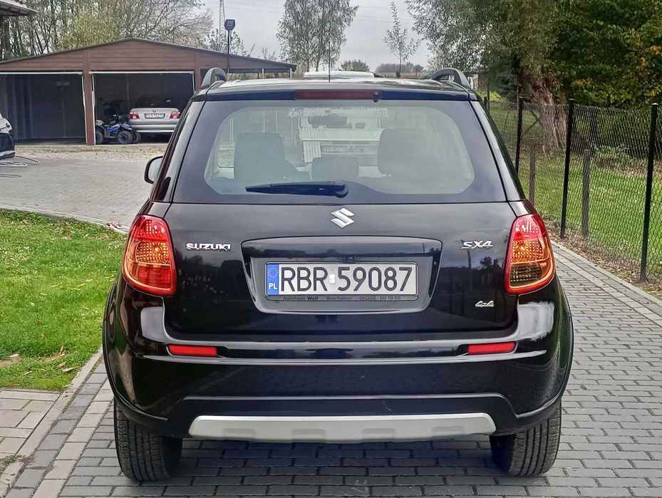 Suzuki  SX-4 lift 1.6 Benz 120 ps 4*4 bardzo ładny kamera navi z  Niemiec