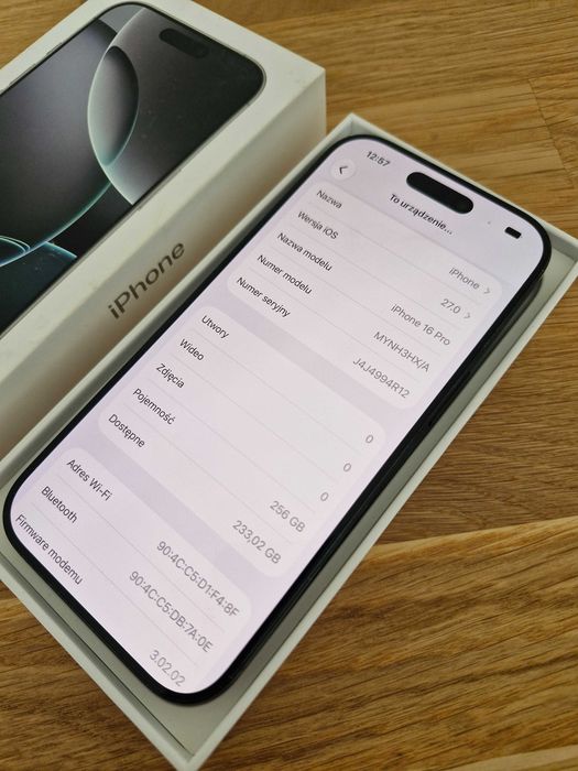 Apple iPhone 16 Pro / 256 GB / Gwarancja