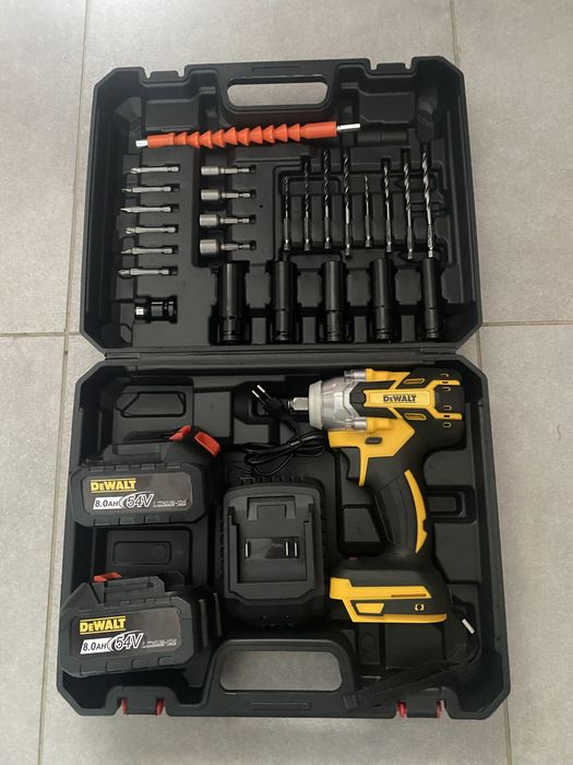 Потужний гайковерт акамуляторний безщітковий DWT 301 54v 8 Ah