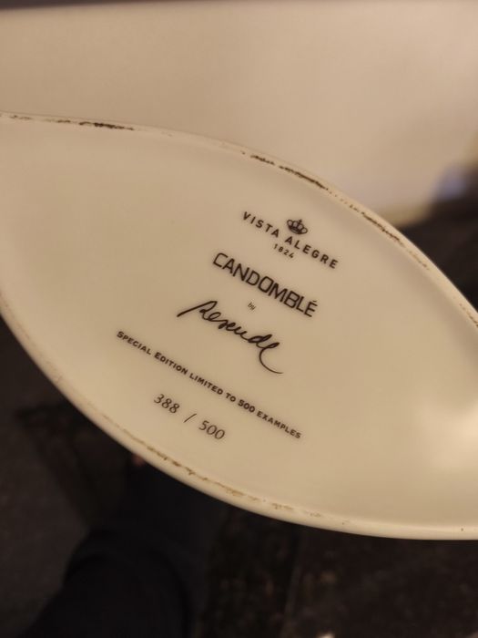 Jarra "Candomblé" Vista Alegre - Ed. Limitada Júlio Resende (388/500)