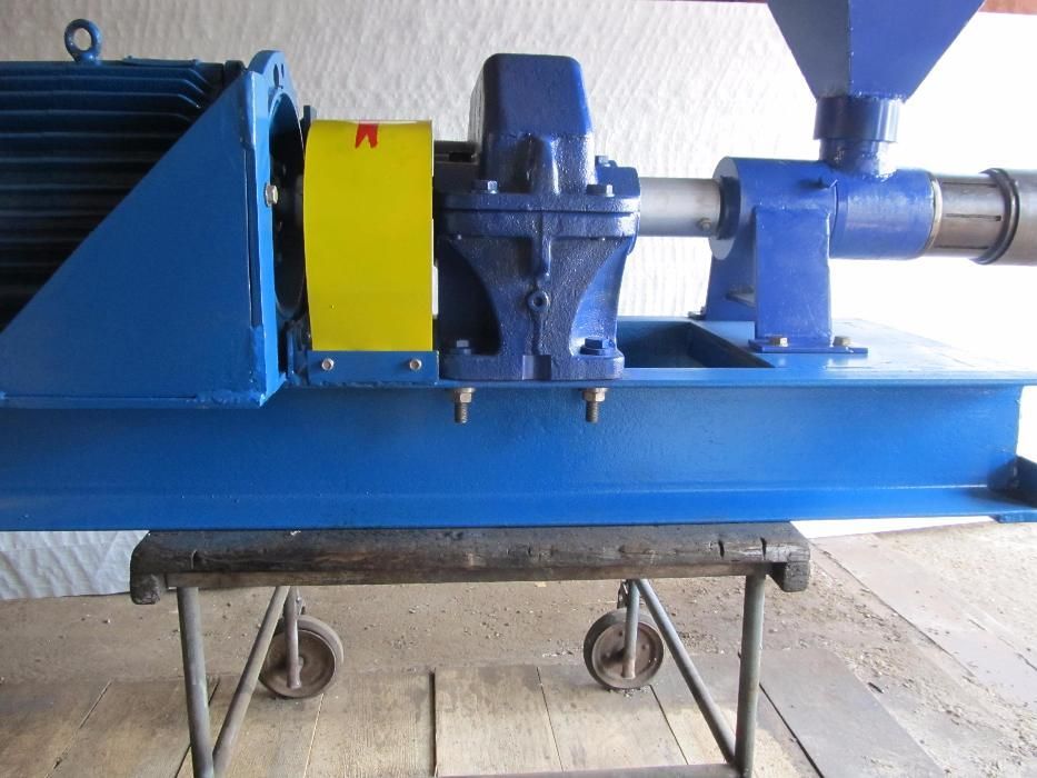 Продам маслопресс. 150-200кг/час.