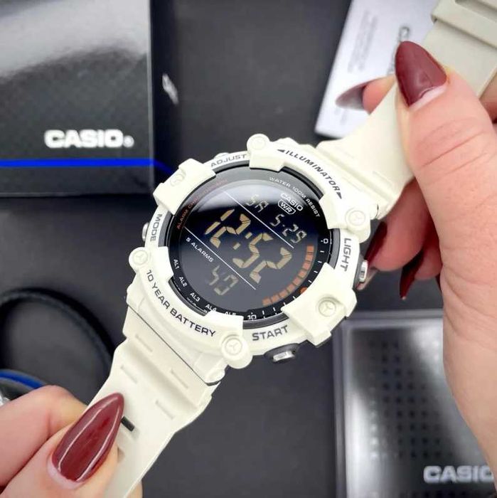 Чоловічий спортивний годинник Casio AE-1500WH — Міцність, стиль і функціональність