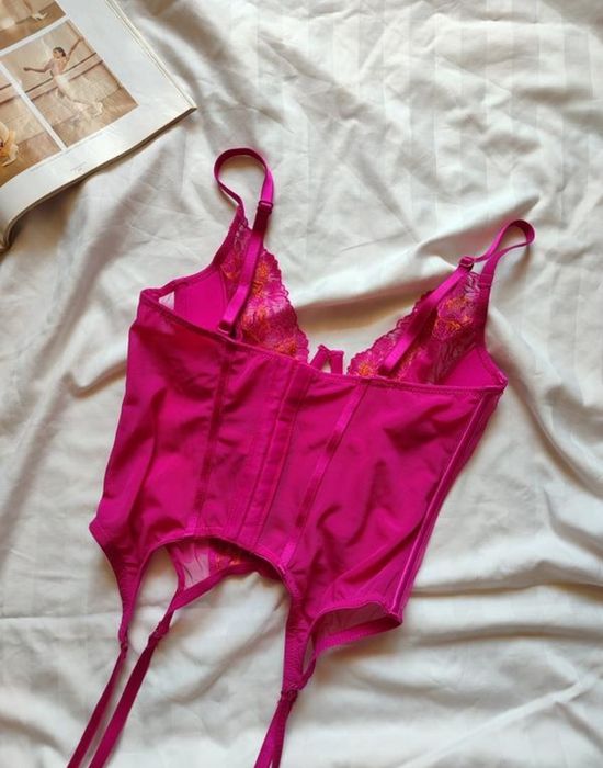 Корсетний корсет  бюстгальтер з підтяжками 70C, рожевий з мереживом