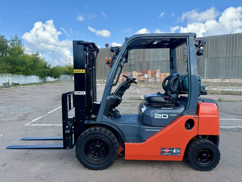 Навантажувач вилковий з вагами TOYOTA02-8FG20 вилочный погрузчик, кара