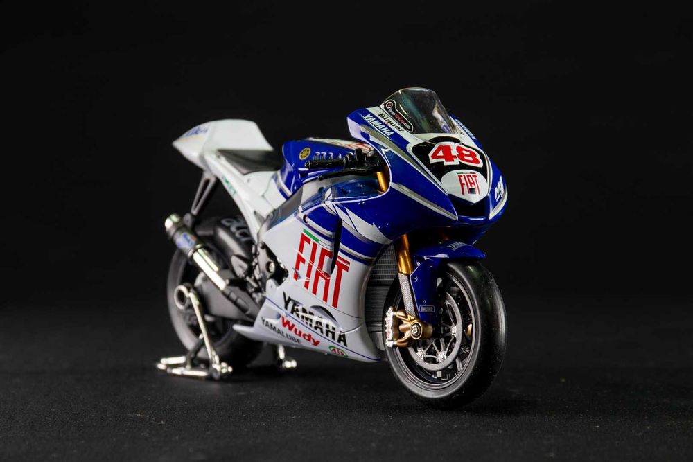 Conjunto de 10 Moto GP escala 1/10