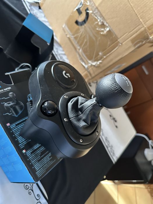 Logitech G923 (com Shifter) — PC e Xbox