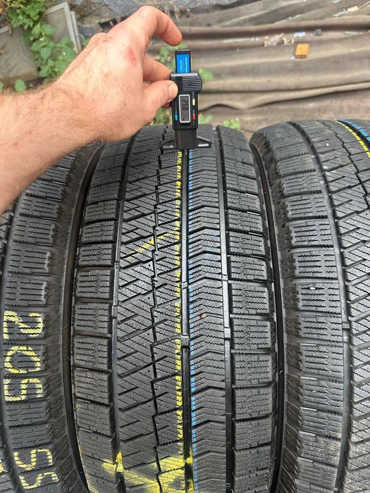Шины БУ 205 55 R 16 Bridgestone blizzak VRX 2 Зима Комплект резина