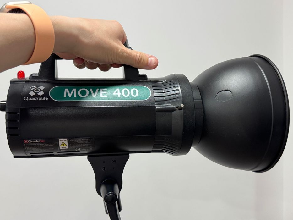 Lampa studyjna Quadralite Move 400 z softboxem i statywem, zadbany