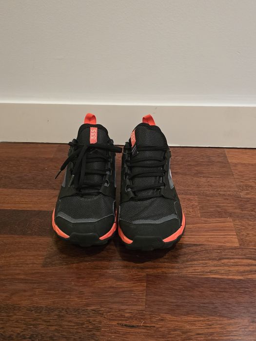 Adidas Terrex tam. 40
