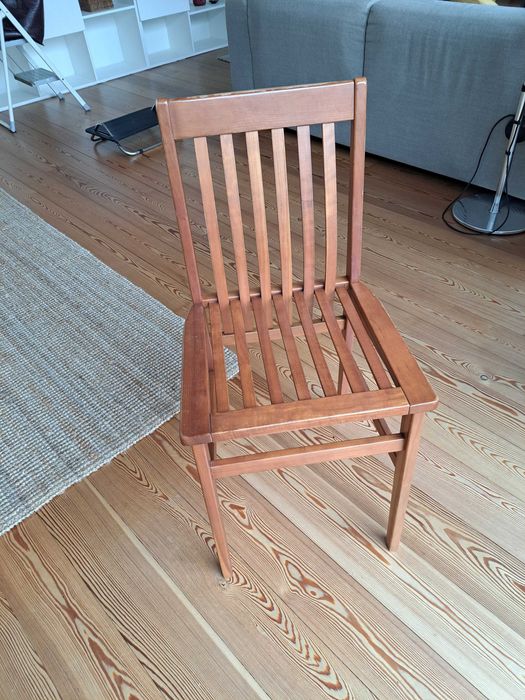 Mesa extensível e 8 cadeiras de cerejeira para sala