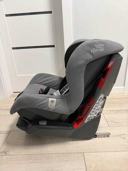 Fotelik samochodowy Britax Romer Safefix Plus (ISOFIX)