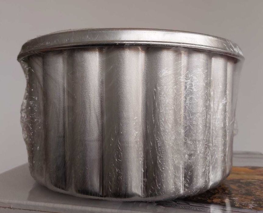 Formas de Pudim, Metálica 18cm., e em Silicone 20cm.