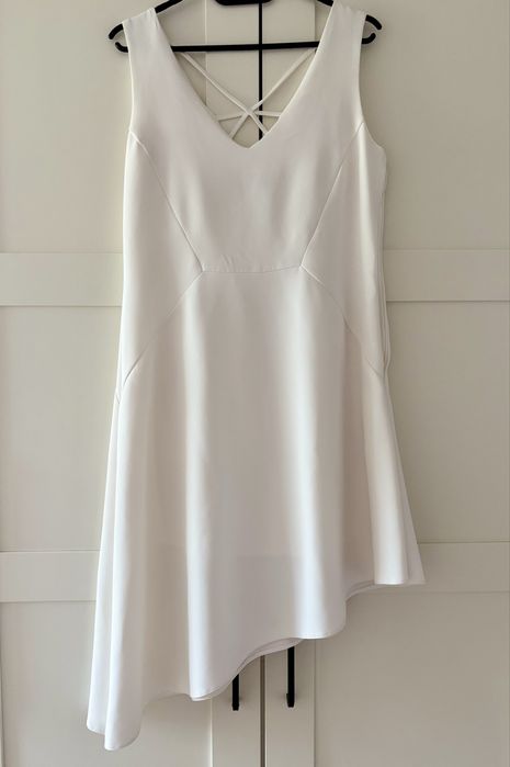 Biala asymetryczna sukienka damska Top Secret r. 40/L