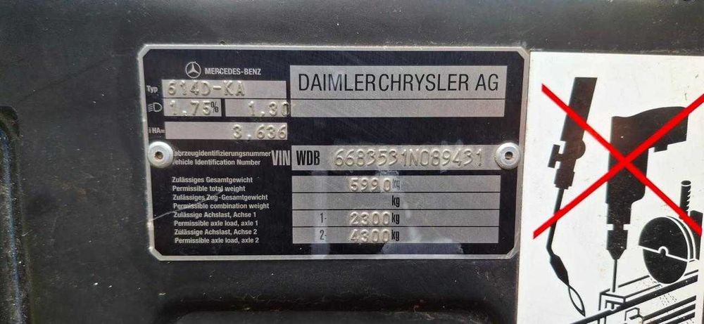 Автобус "Мерседес Бенц" Vario 614D