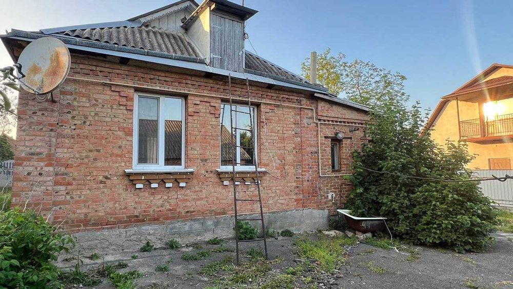 Продам будинок з усіма комунікаціями