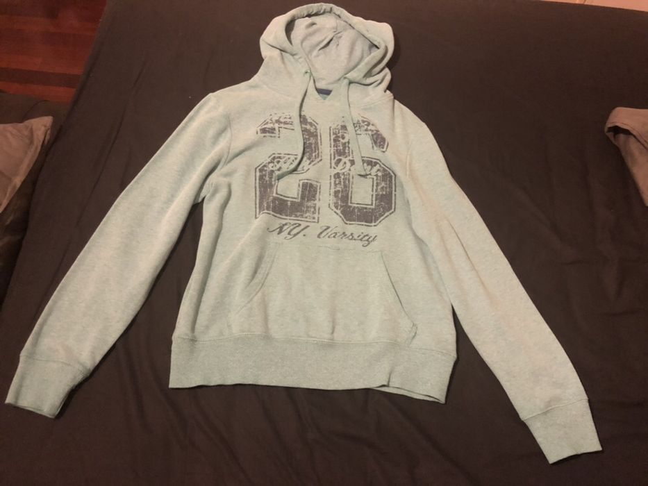 Turtlenecks at 6€ each, two for 10€64584760740097121