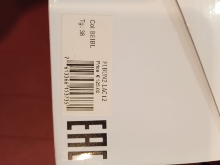 Sapatilhas Guess novas T. 38