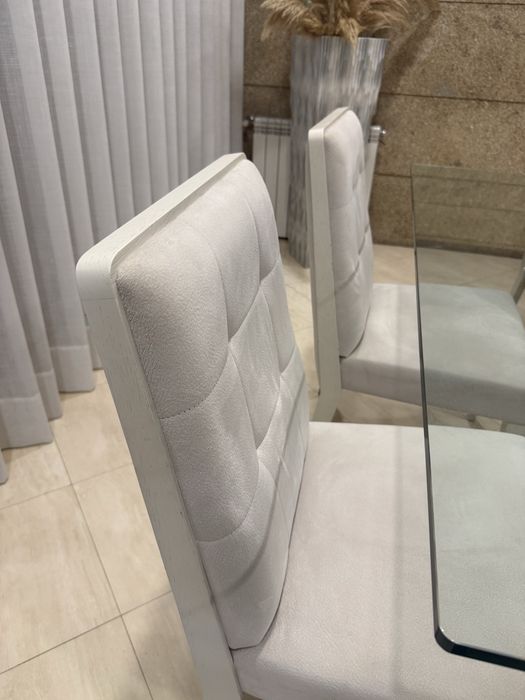 Mesa de vidro + 6 cadeiras