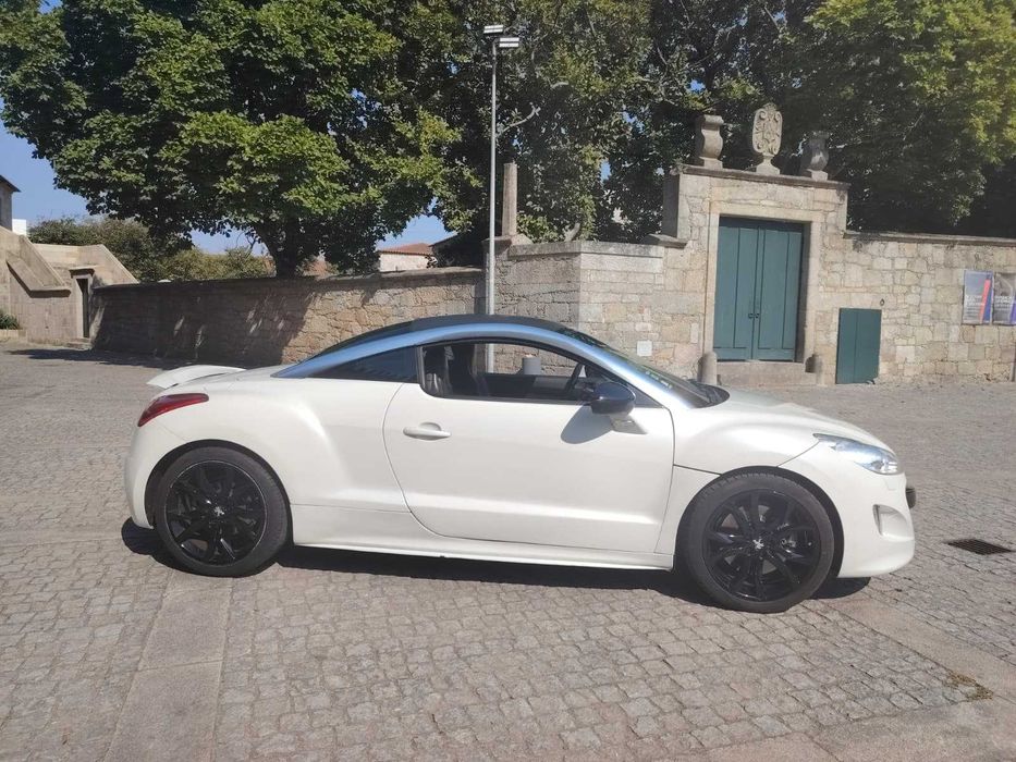 Peugeot RCZ 2.0 HDi 163cv • Pele • Som JBL •