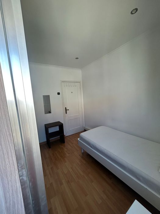 Arrendamento de quarto de Solteiro - ALFRAGIDE