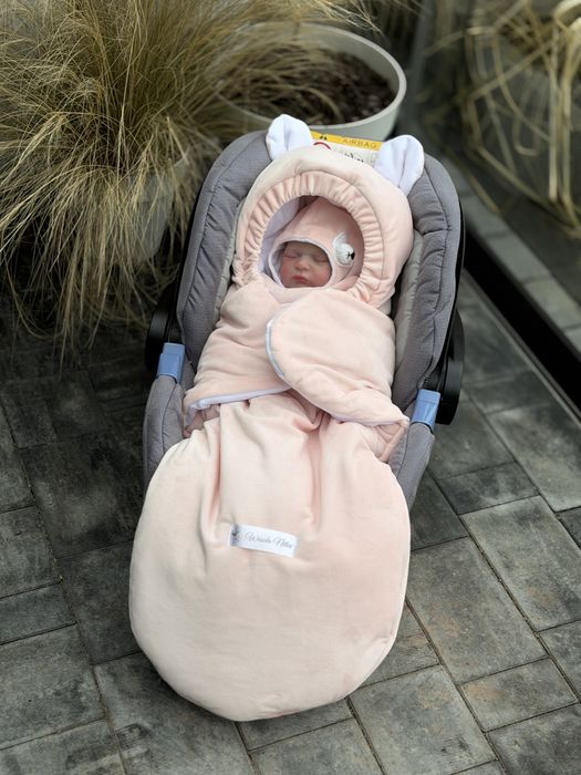 Śpiworek otulacz do fotelika samochodowego