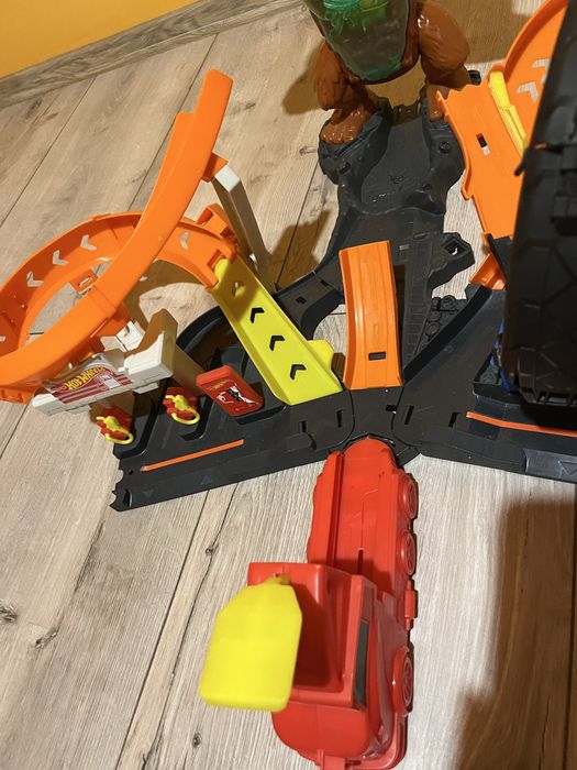 Трек HotWheels Горила