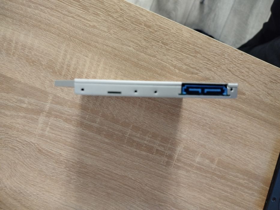 карман для жосткого диску ноутбука