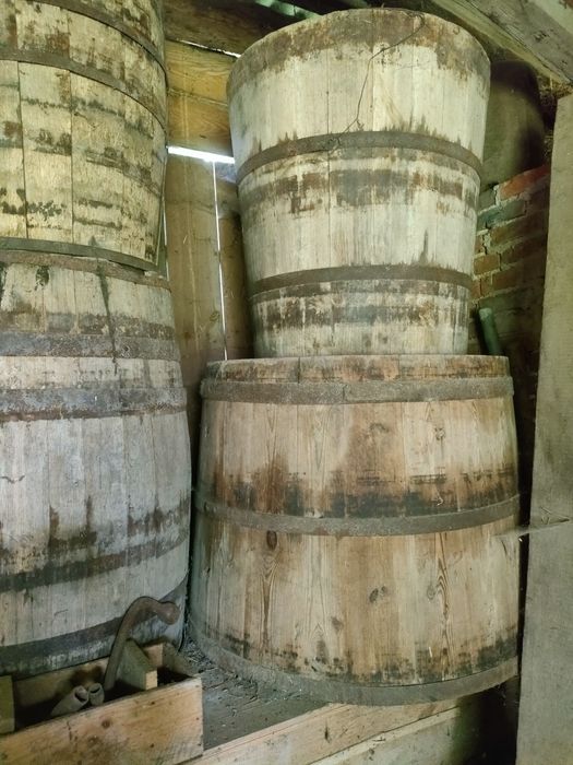 Bardzo duże beczki drewniane 4 sztuki