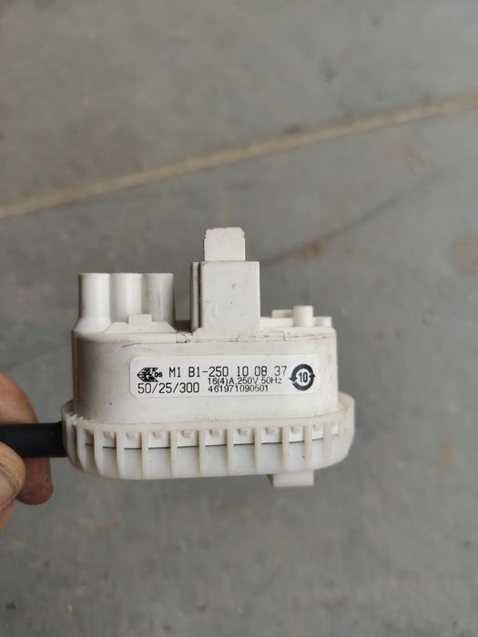 Presostat czujnik poziomu wody do pralki lub zmywarki