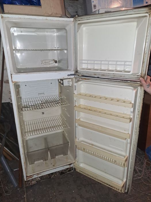 Холодильник Eniem