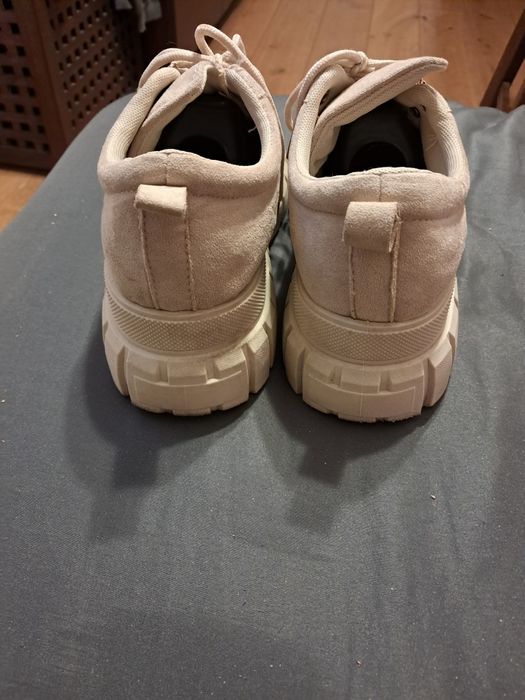 Buty na grubej podeszwie damskie