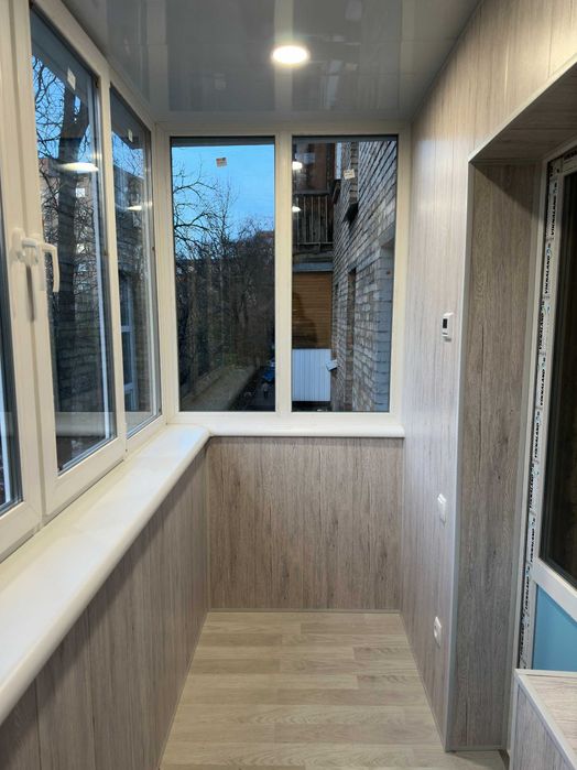 Балкон під ключ Київ Засклення Утеплення Винос Обшивка Ремонт балкона