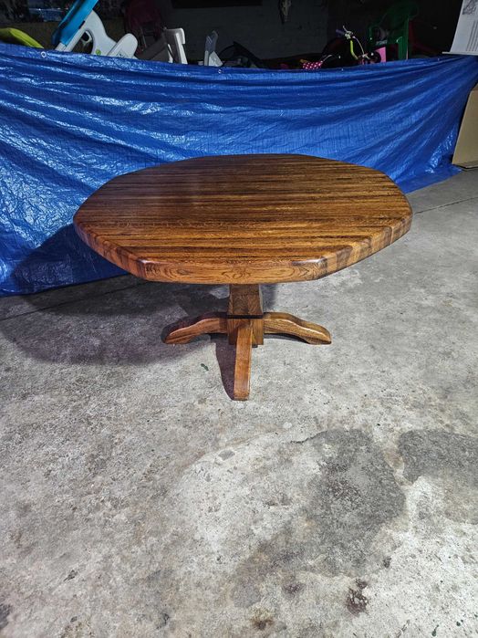 piękny dębowy stół