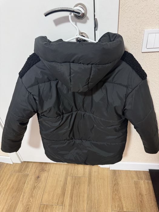 Куртка  зимова на дівчинку