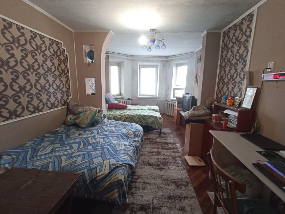 1к. велика 39м.кв. Центр. Цегляний будинок.