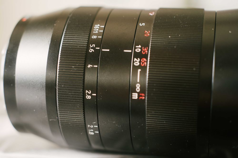 Lente Sirui Anamorphic 75mm f/1.8 1.33x - Canon EF-M