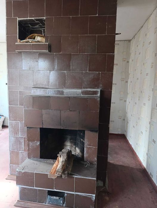 Камін ! Груба ! Свердловина ! Поруч ліс!