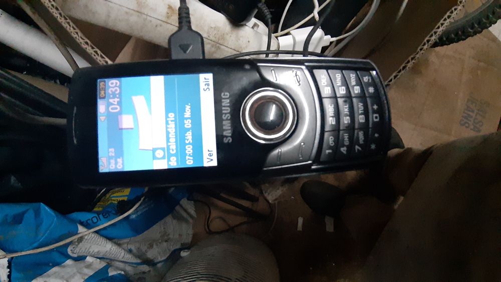 Telemóvel Samsung a funcionar muito bem