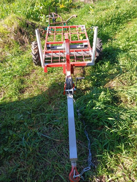 Carroço de trator pequeno