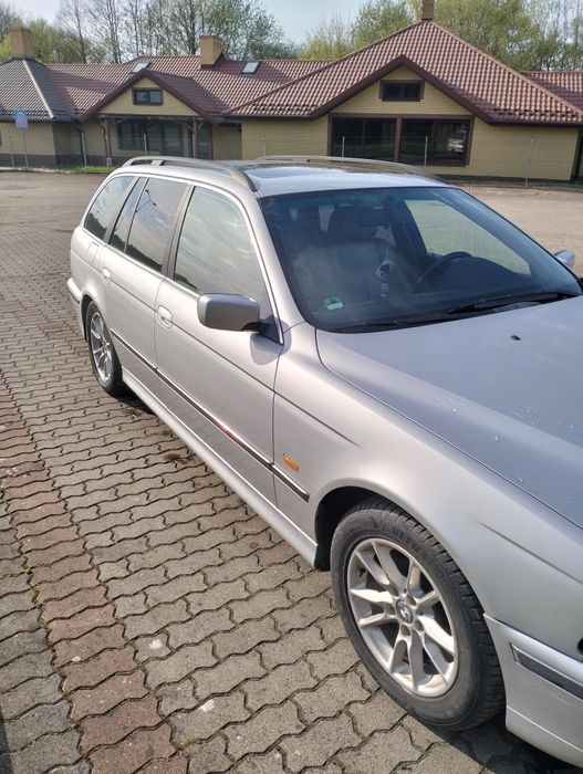 BMW E39 2.8 benzyna