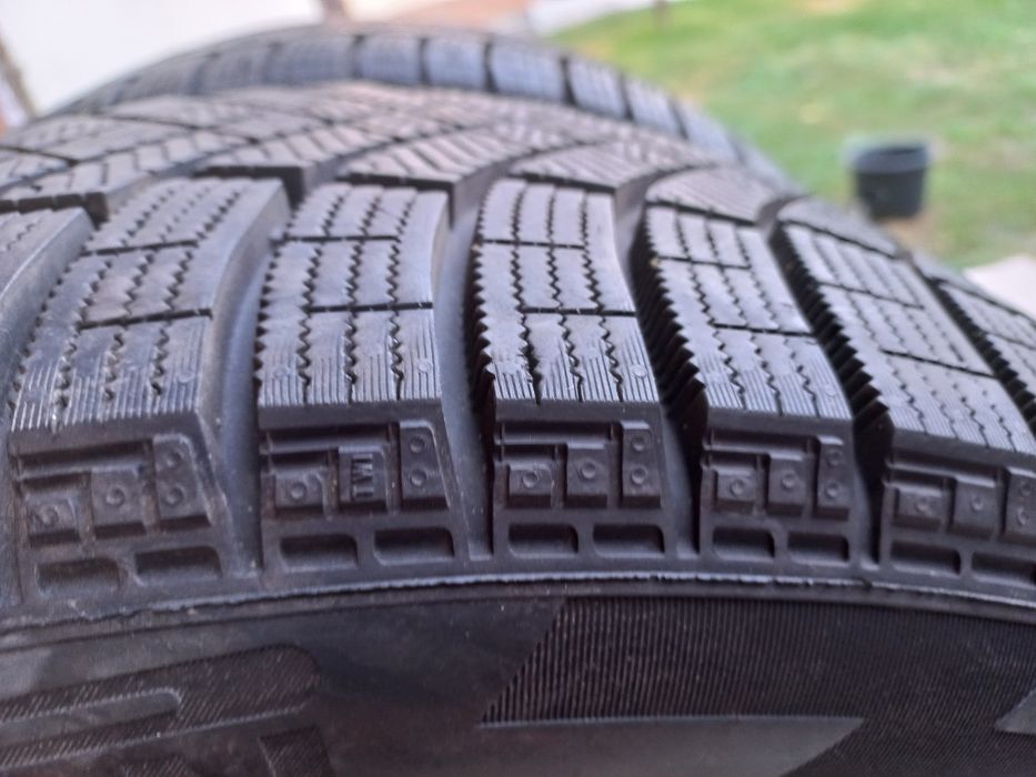 Pirelli  Winters Ice Zero FR  255.45.20