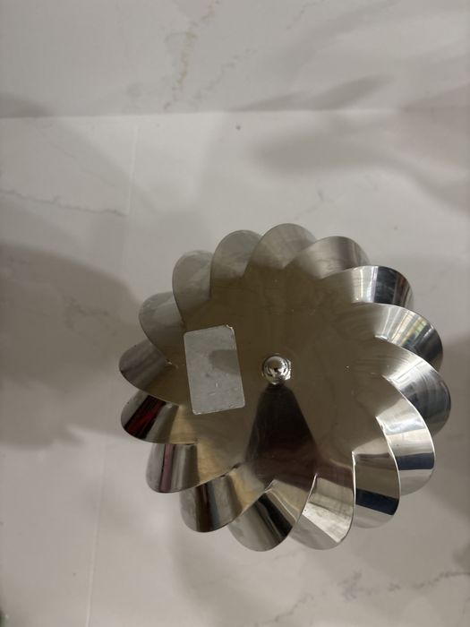 Girandola nova para desocupar